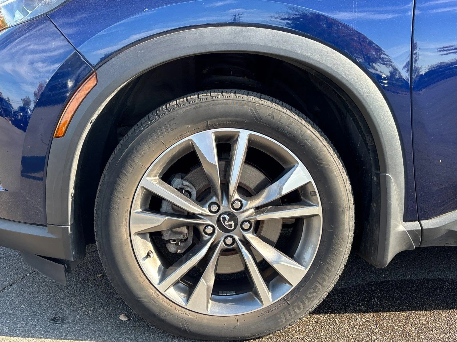 Certified Used 2023 Grand Blue INFINITI LUXE image 9