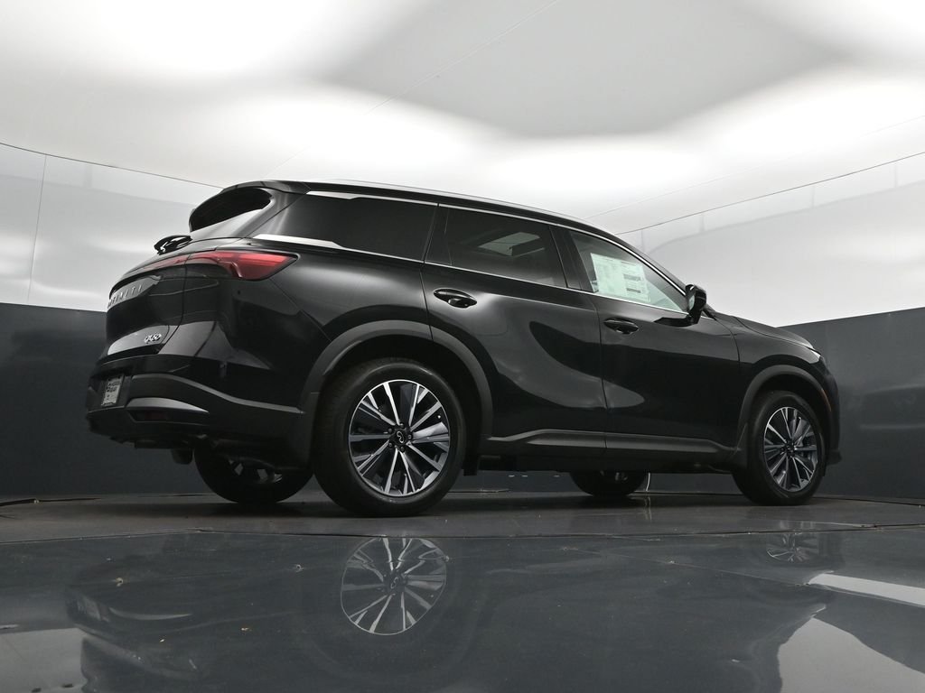 New 2027 MINERAL BLACK INFINITI Luxe FWD image 43