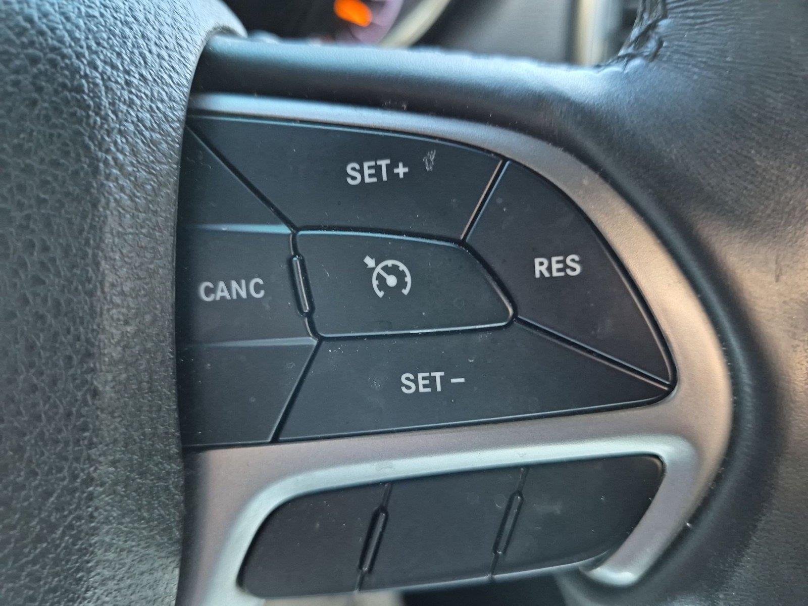 Used 2018 Bright White Clearcoat Jeep Altitude image 20