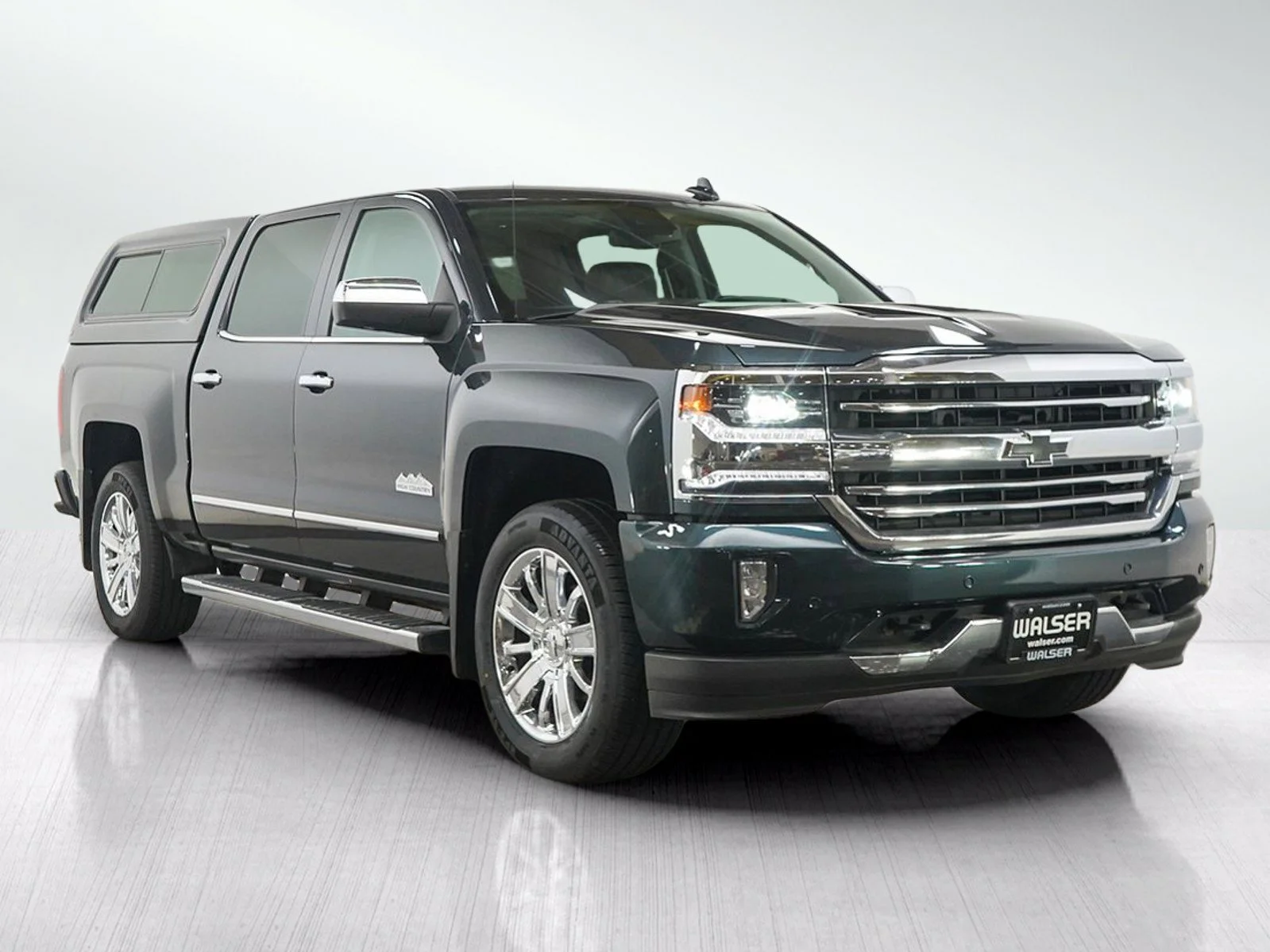 Used 2018 GRAPHITE METALLIC Chevrolet High Country image 7