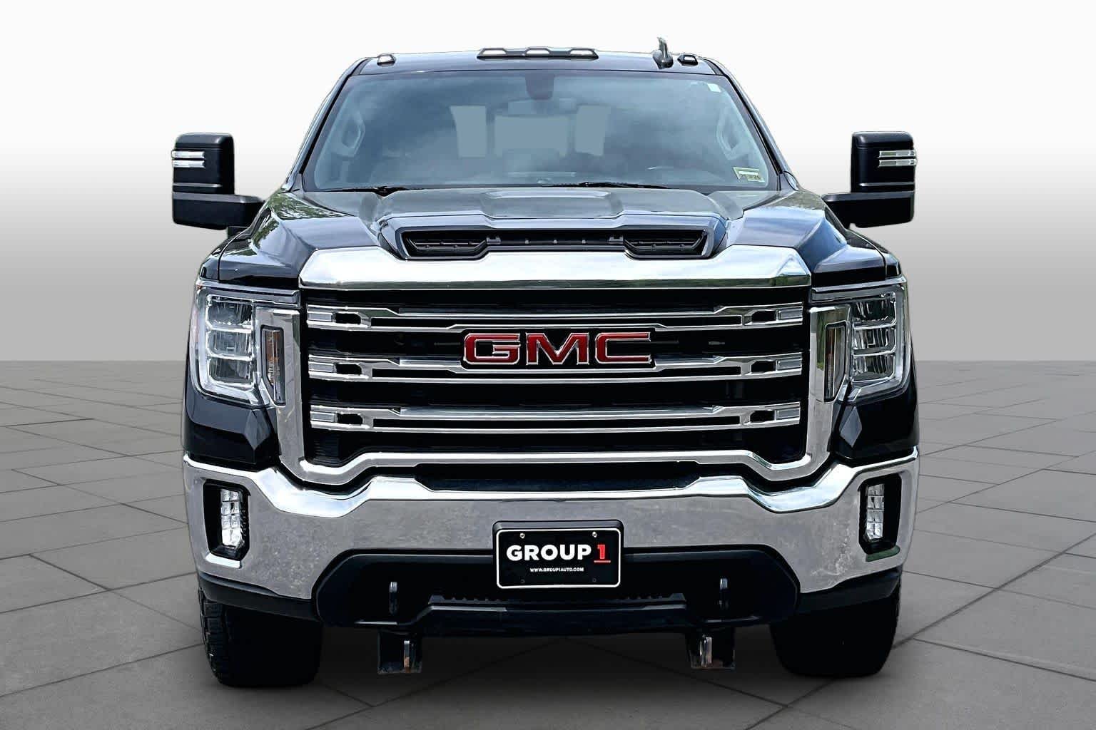 Used 2020 Onyx Black GMC SLE image 4
