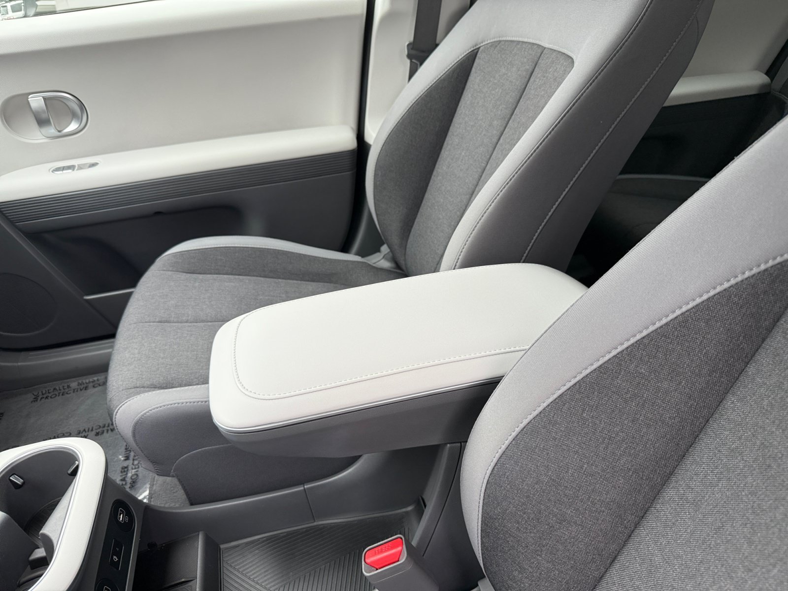 Certified Used 2024 Atlas White Hyundai SEL image 14