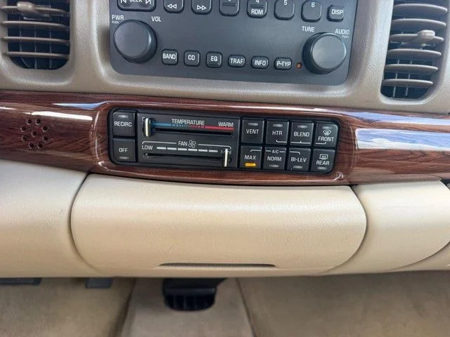 Used 2004 Beige Buick Custom image 14