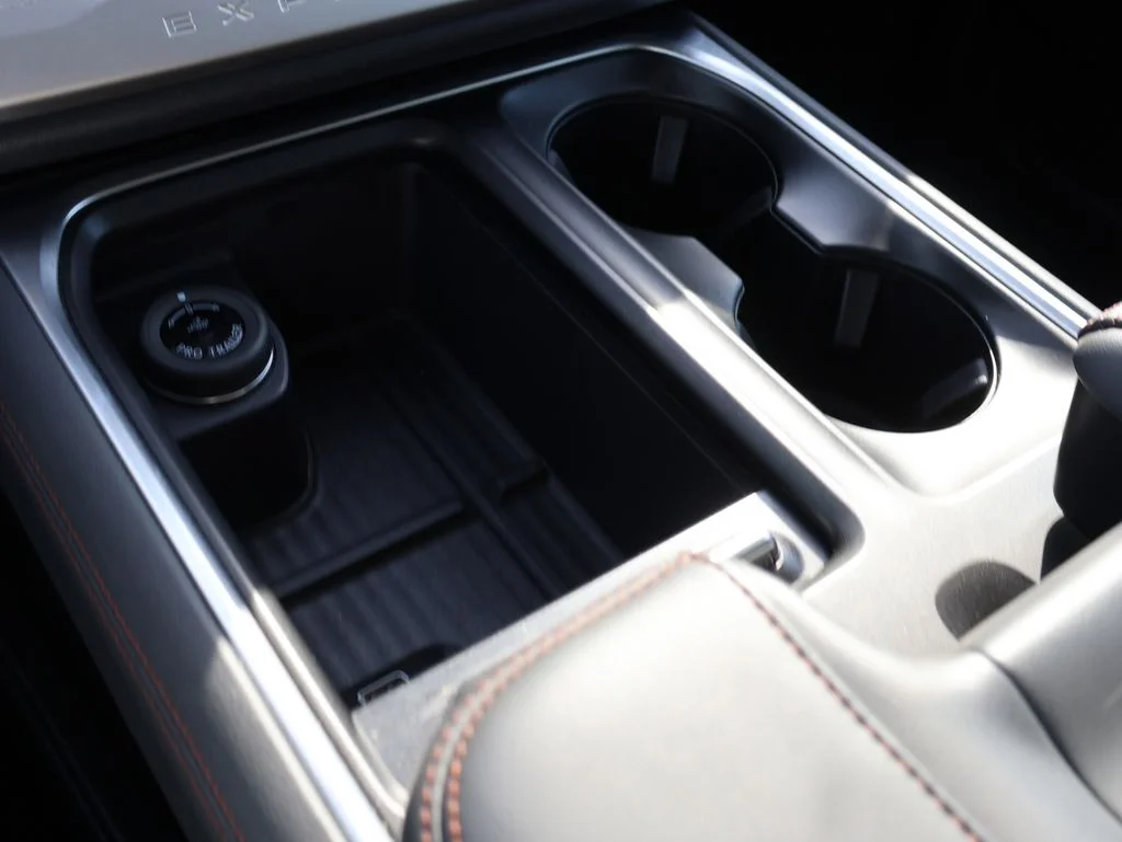 Certified Used 2025 Oxford White Ford Active image 40