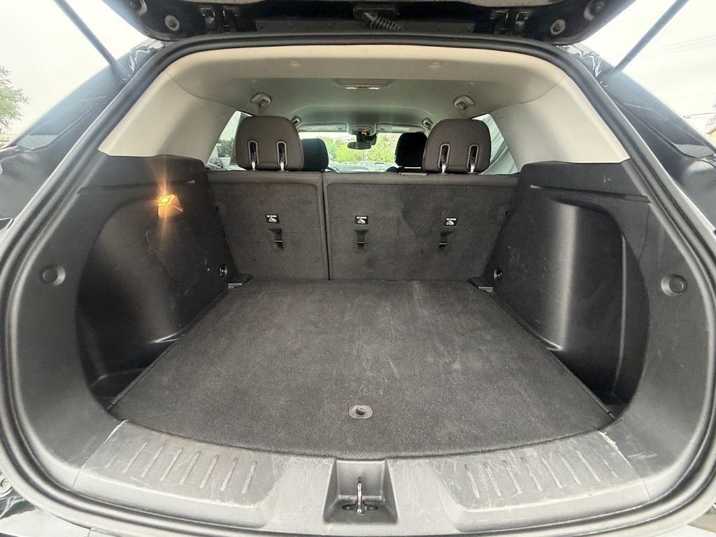 Used 2025 Black Chevrolet LT image 19
