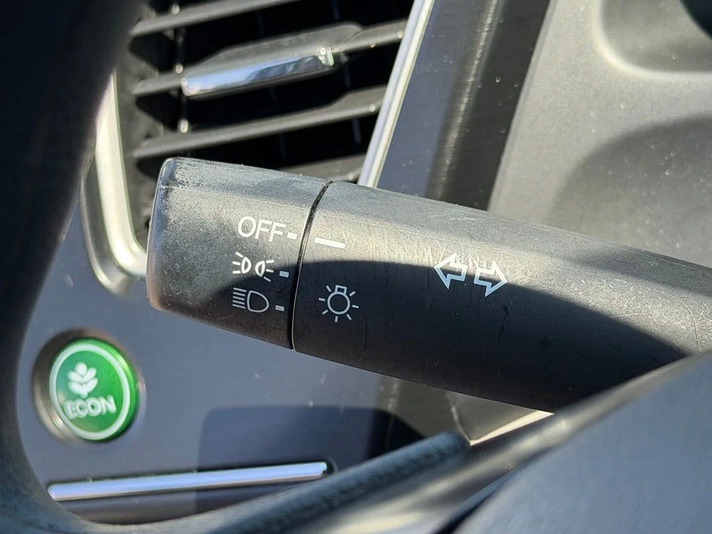 Used 2013  Honda LX image 19
