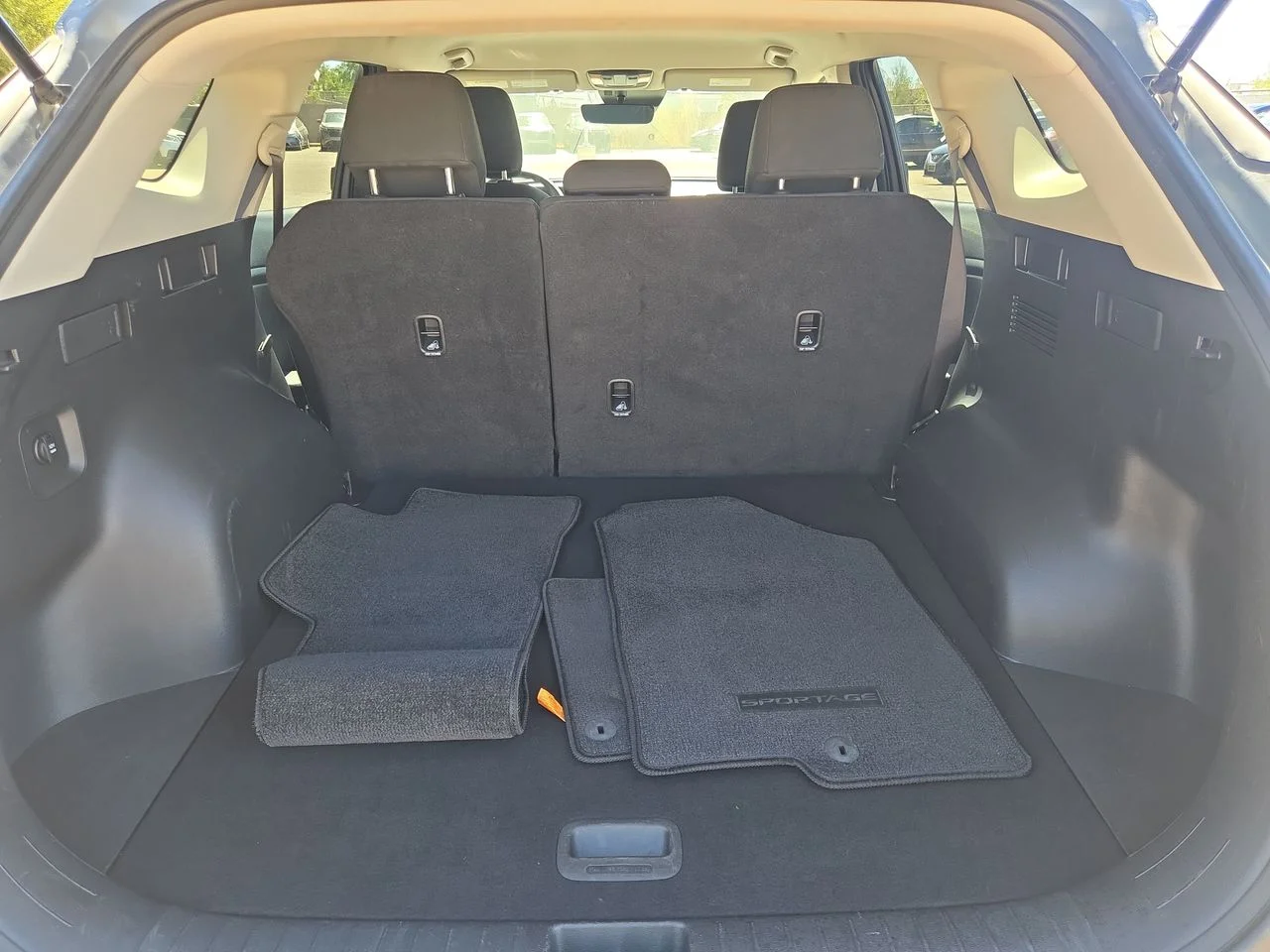 Used 2025 Everlasting Silver Kia LX image 11