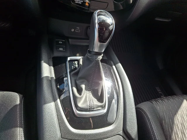 Used 2020 White Nissan SV image 14