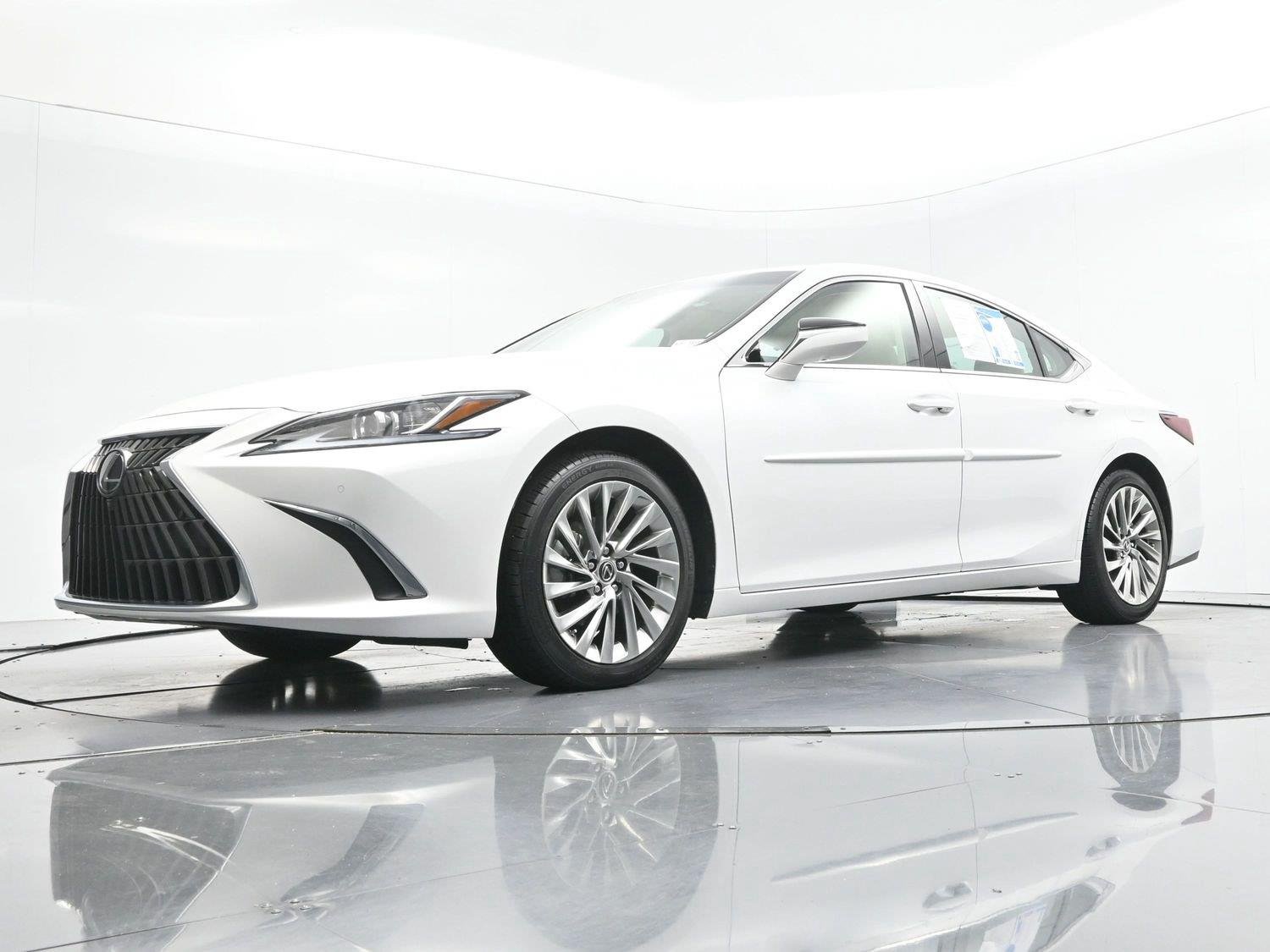 Used 2022 Eminent White Pearl Lexus ES 350 Ultra Luxury image 48
