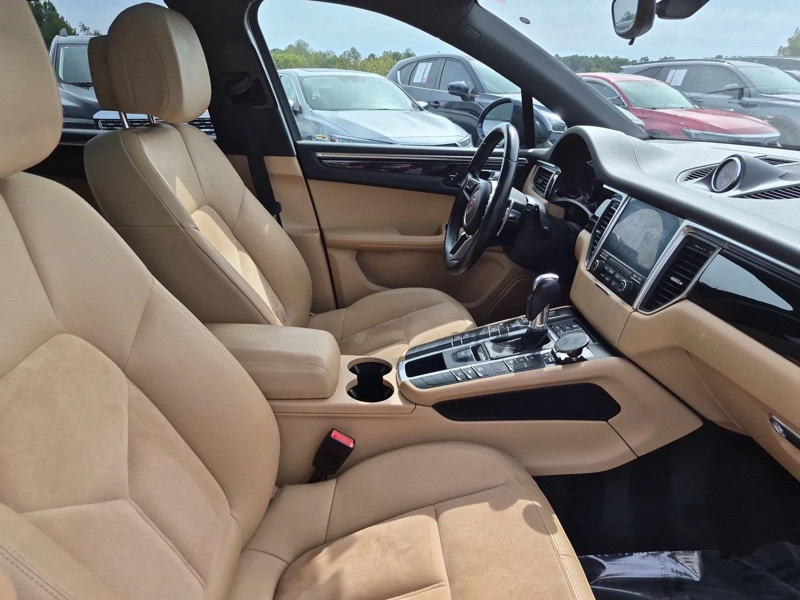 Used 2018 Night Blue Metallic Porsche  image 35