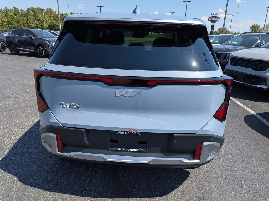 New 2027 Pale Gray Kia S image 6