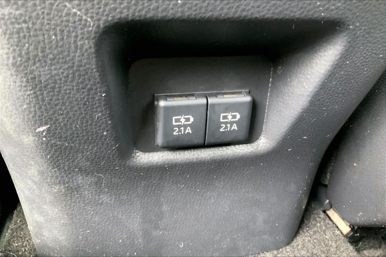 Used 2020 Magnetic Gray Metallic Toyota XLE Premium image 30