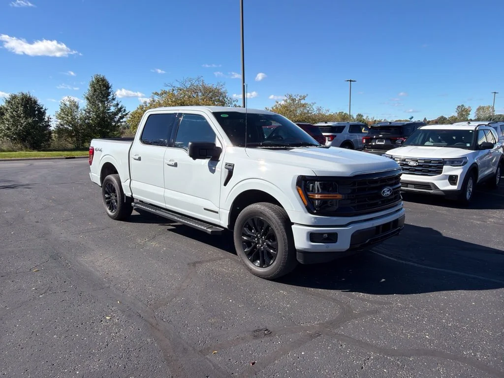 Used 2024 Avalanche Ford XLT image 1