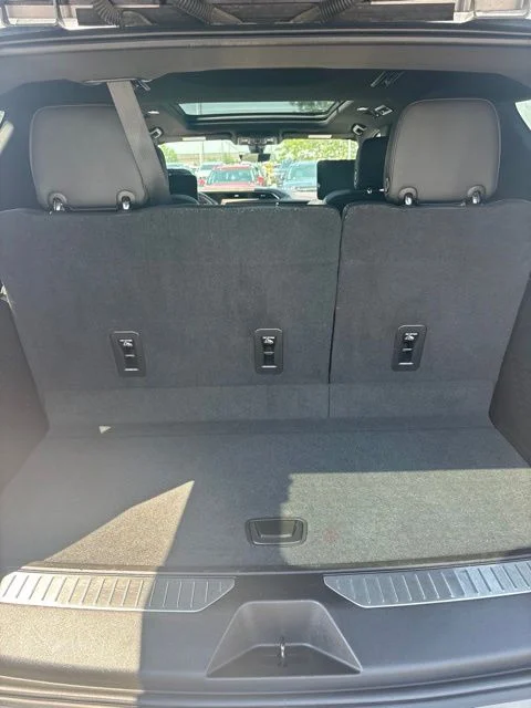 Used 2021 Gray GMC Denali image 33