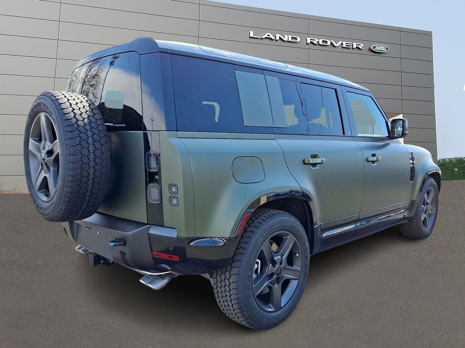 New 2026 Woolstone Green Land Rover P500 X-Dynamic SE image 2