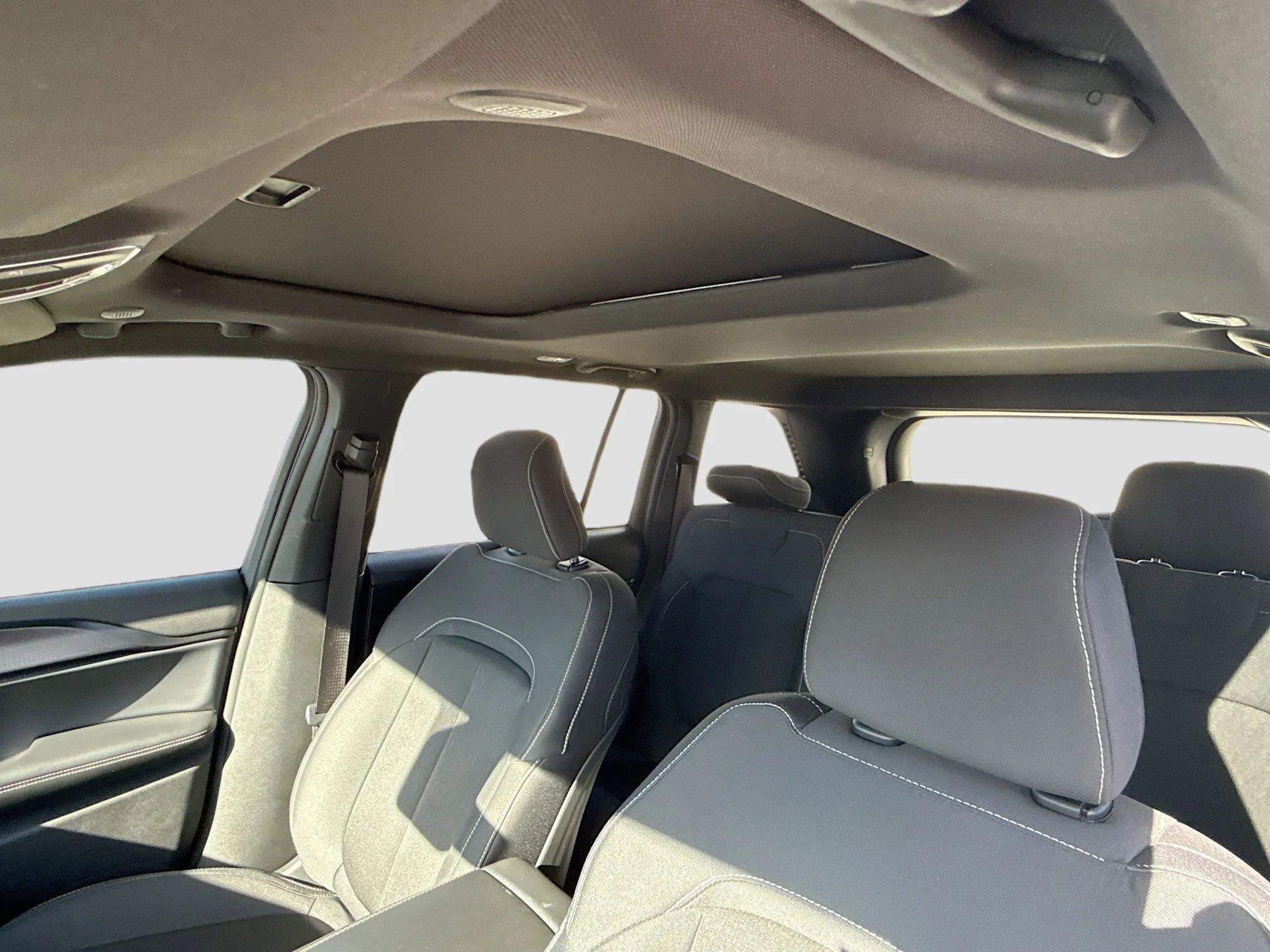 Used 2025 Silver Zynith Jeep Laredo X image 26
