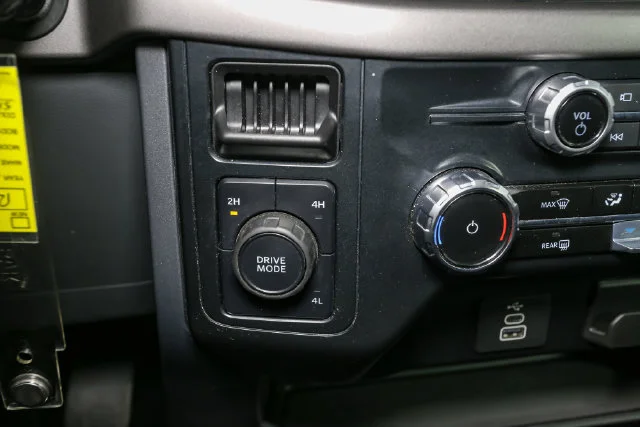 Used 2025 Gray Ford XLT image 26