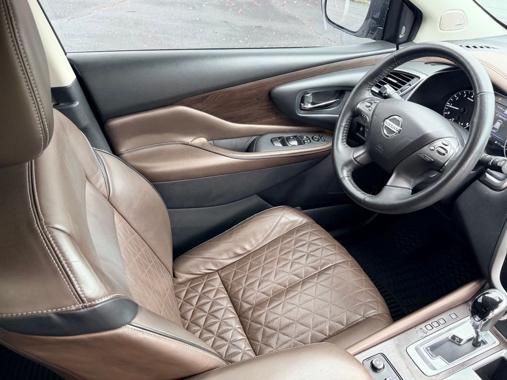 Used 2019 White Nissan Platinum image 14