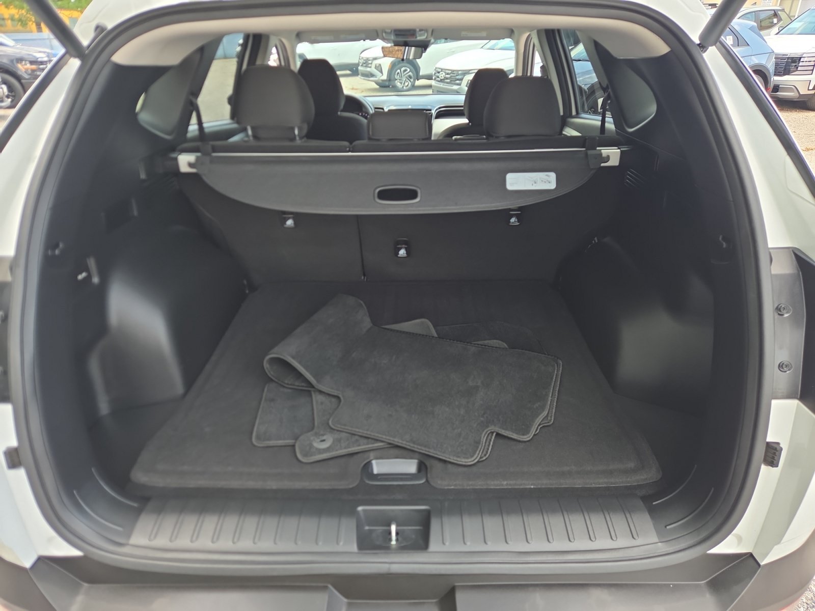 Used 2024 White Pearl Hyundai SEL image 28