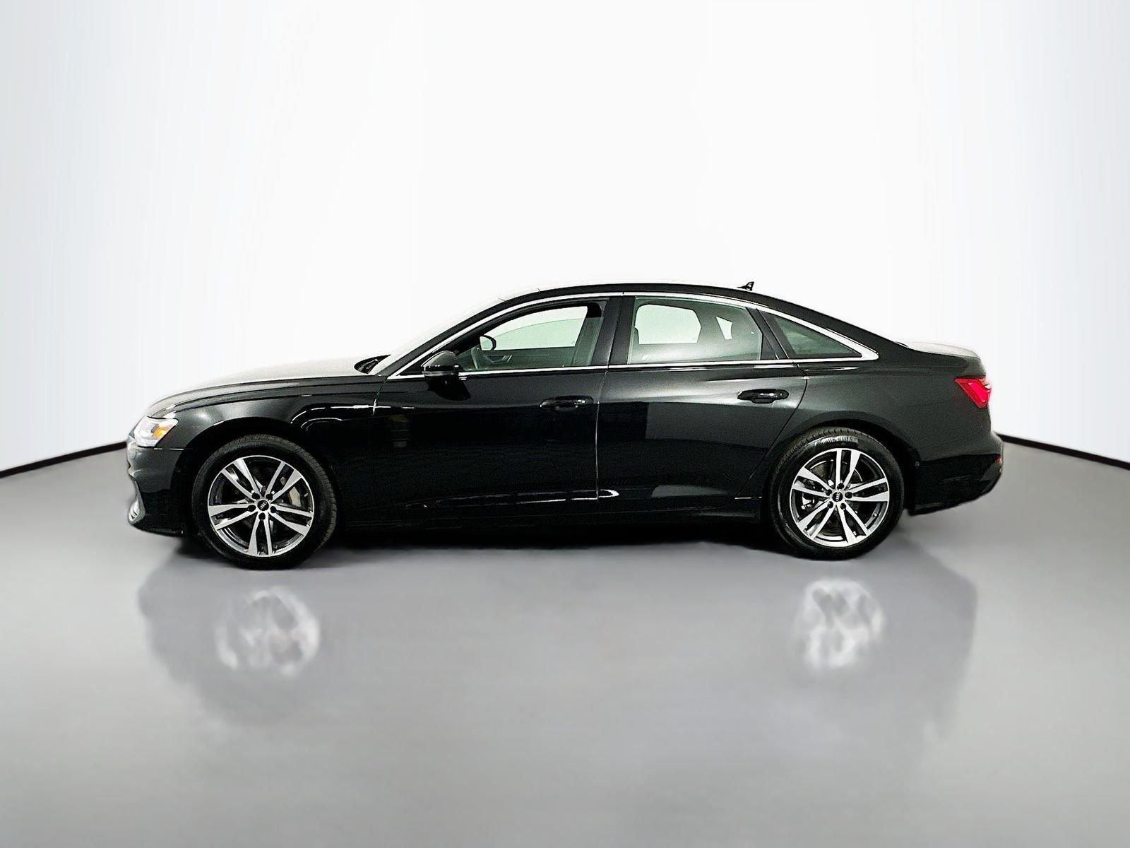 Used 2023 Mythos Black Metallic Audi 55 Premium Plus image 4