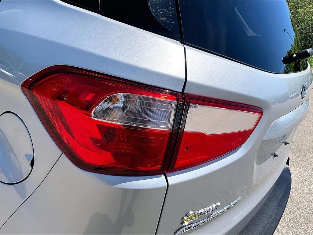 Used 2022 Silver Ford SE image 31