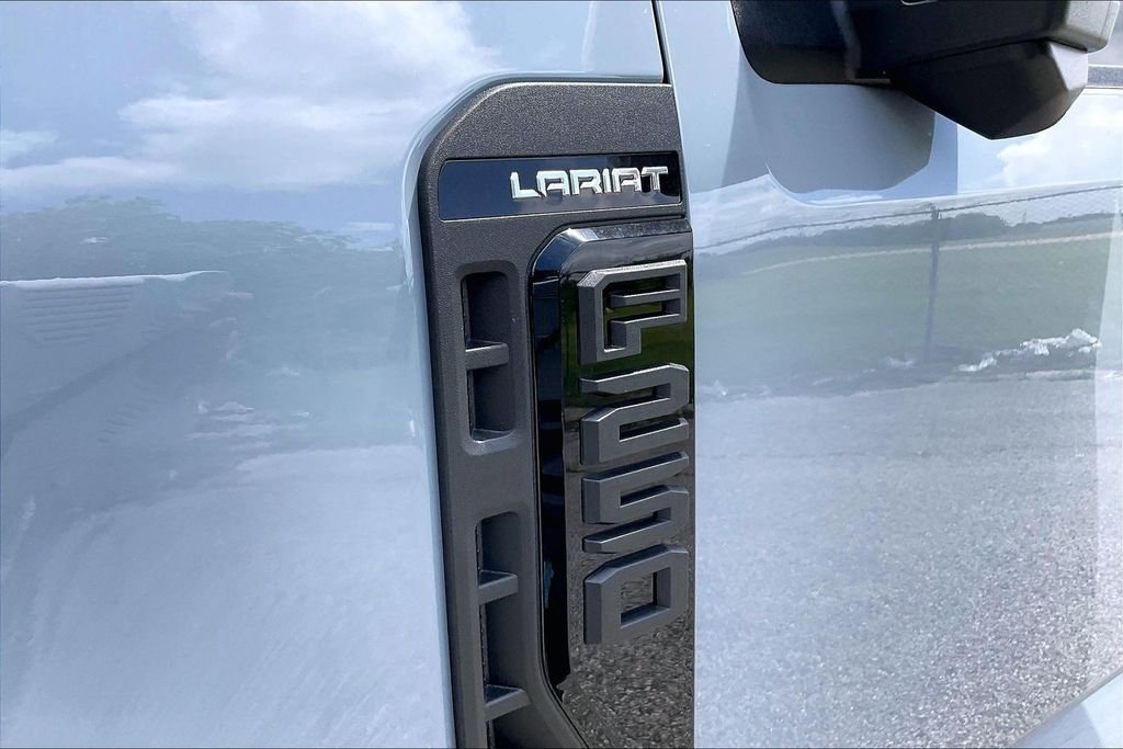 New 2026 Ford Super Duty F-250 Lariat 4D Crew Cab
