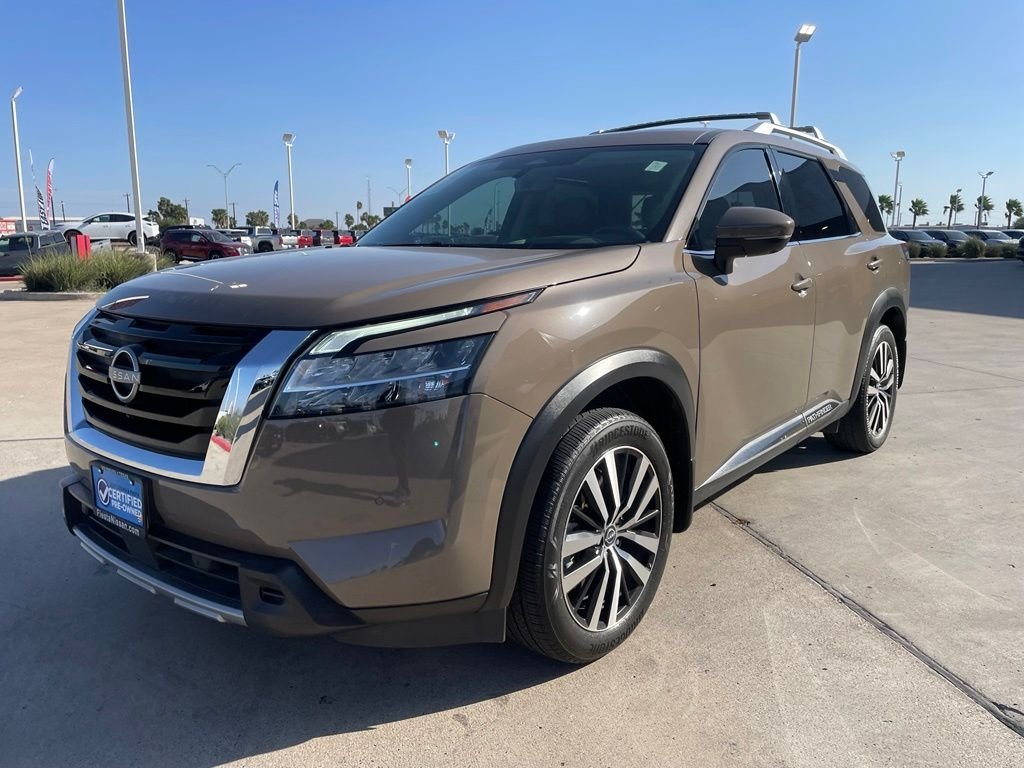 Used 2024  Nissan Platinum image 3