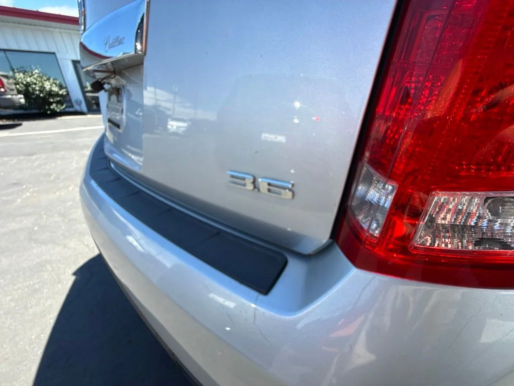 Used 2014 Silver Cadillac Base image 33