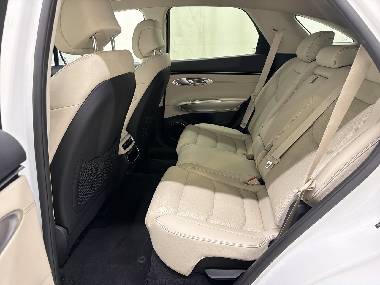 2024 GENESIS GV70 Standard - Photo 19