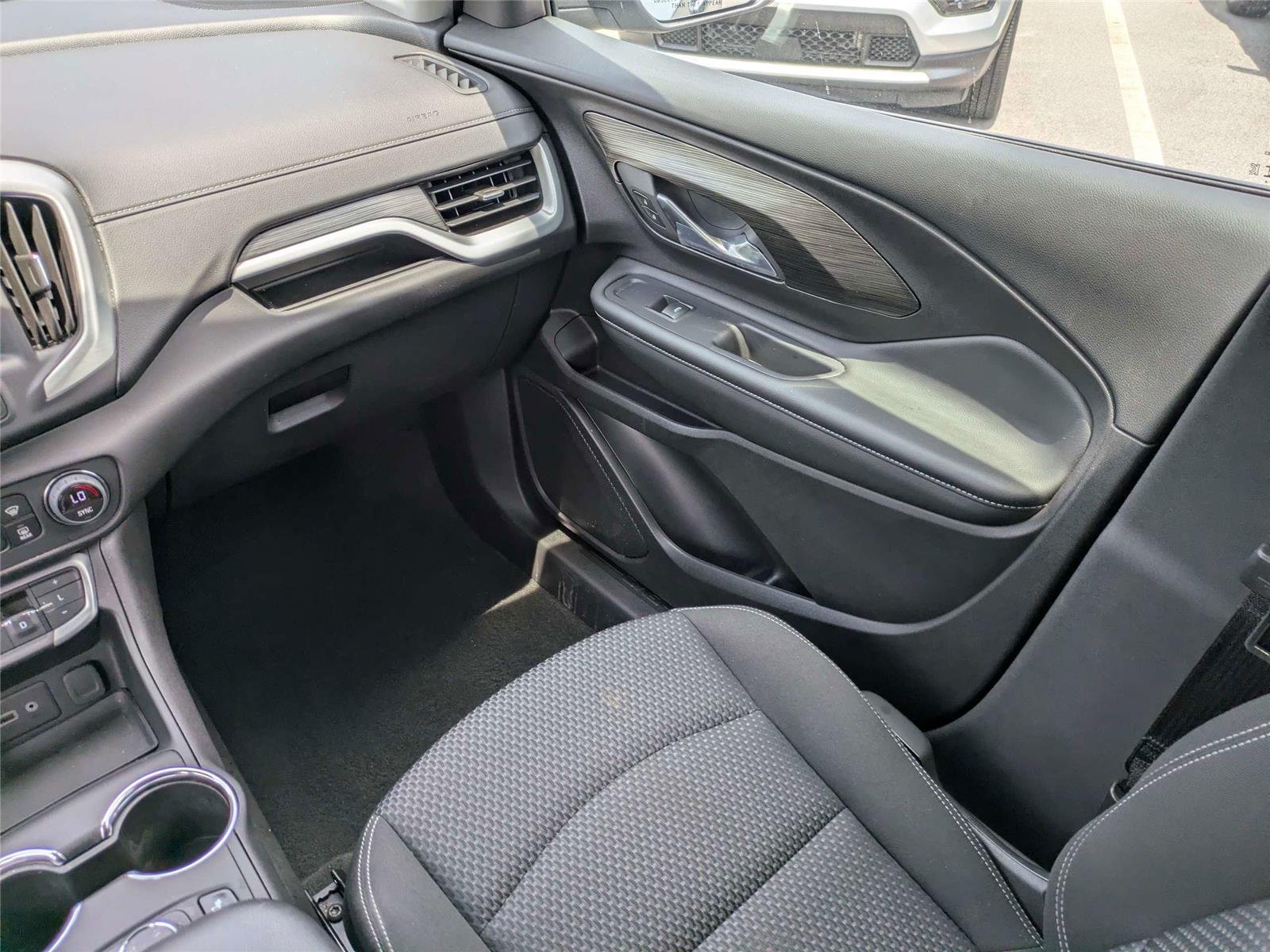 Used 2024 Sterling Metallic GMC SLE image 20