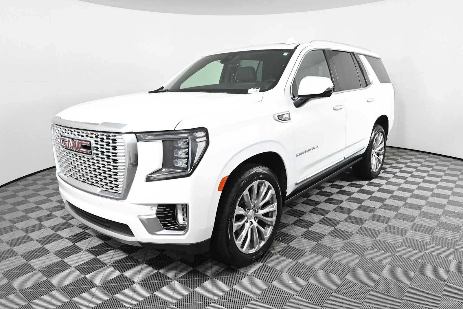 Used 2023 Summit White GMC Denali image 2