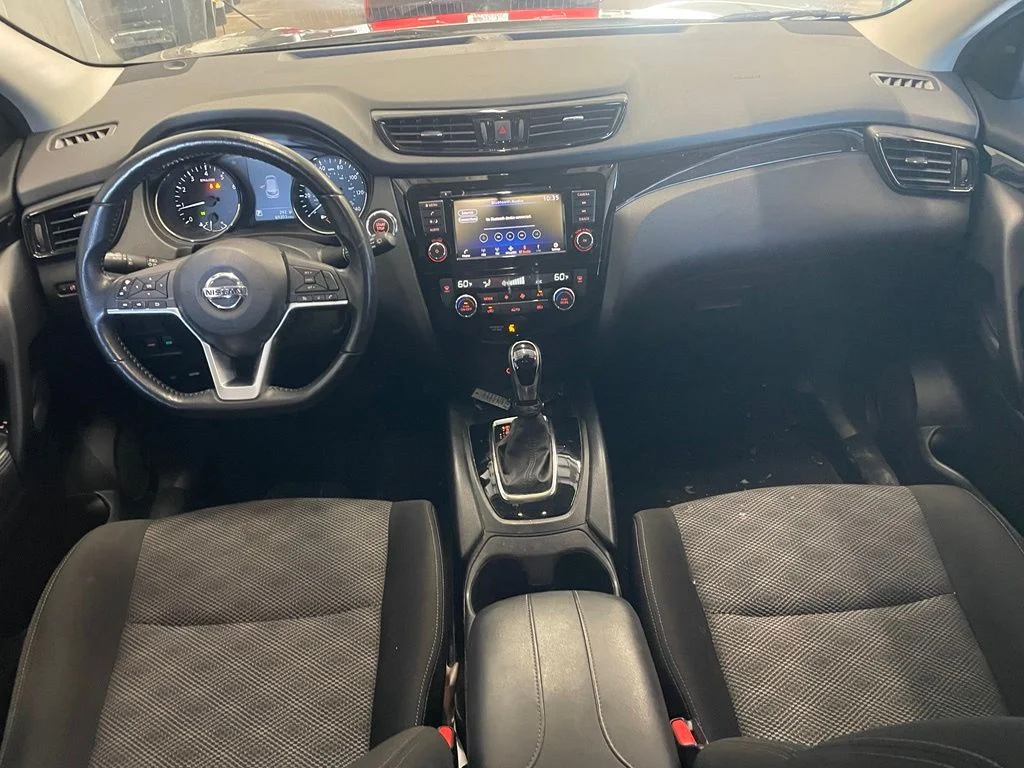 Used 2022 Gray Nissan SV image 11