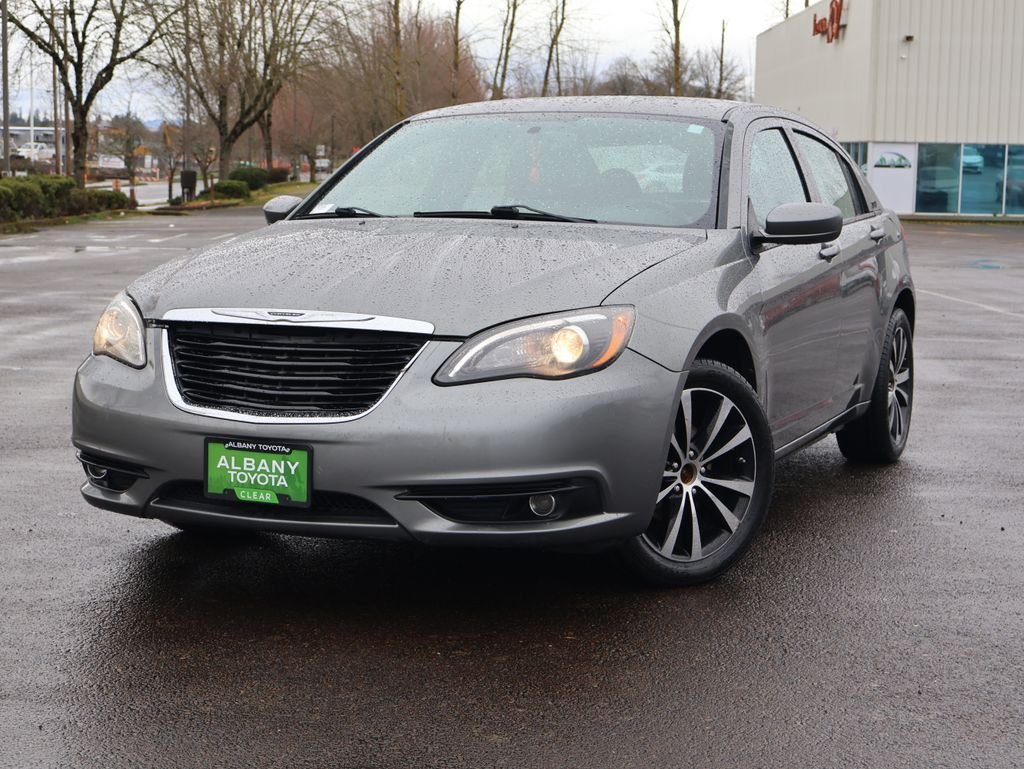 2013 Chrysler 200 Touring