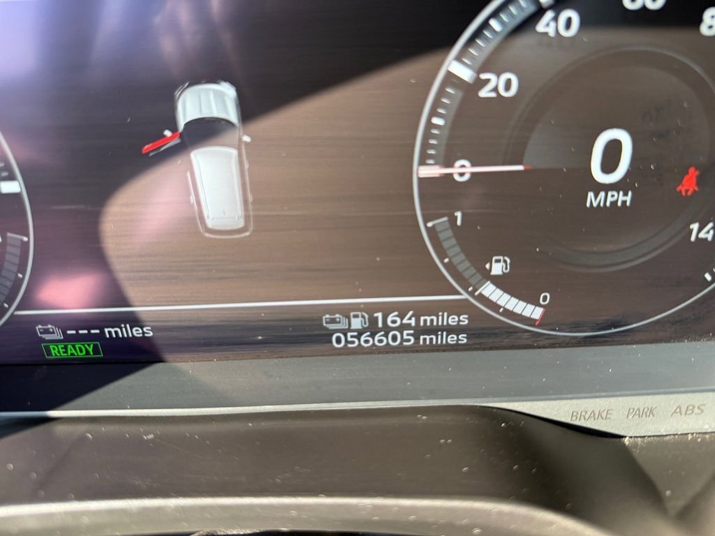 Used 2023  Mitsubishi SEL image 19