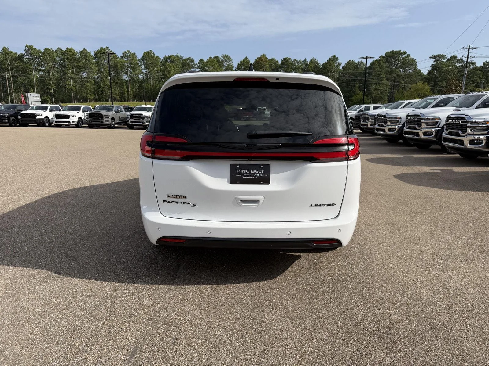 Used 2025 Bright White Clearcoat Chrysler Limited image 5