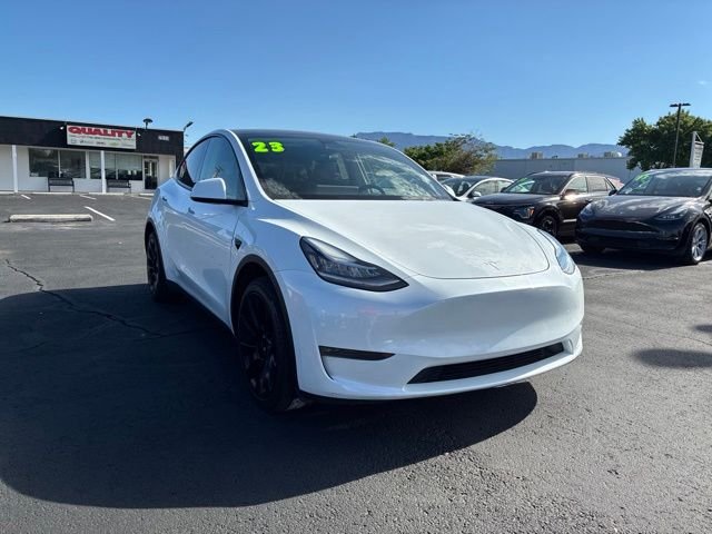 Used 2023  Tesla Long Range image 1