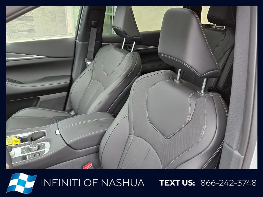 New 2027 2T RAD WHT INFINITI Sport AWD image 7