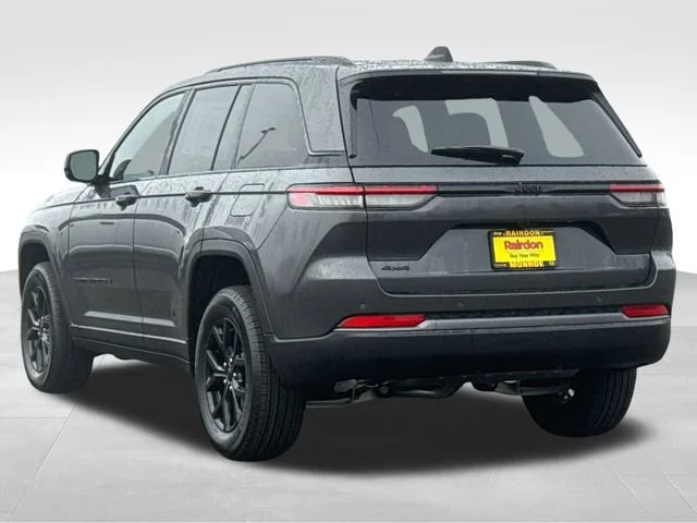 New 2026 Baltic Gray Metallic Clear-Coat Exterior Paint Jeep Laredo Altitude image 8