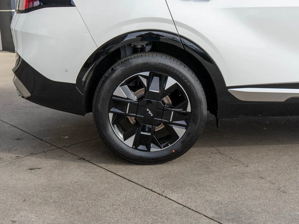 New 2026 Snow White Pearl Kia SX Prestige image 34