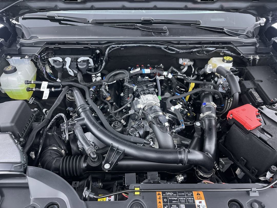 New 2025 Carbonized Gray Metallic Ford XLT image 29