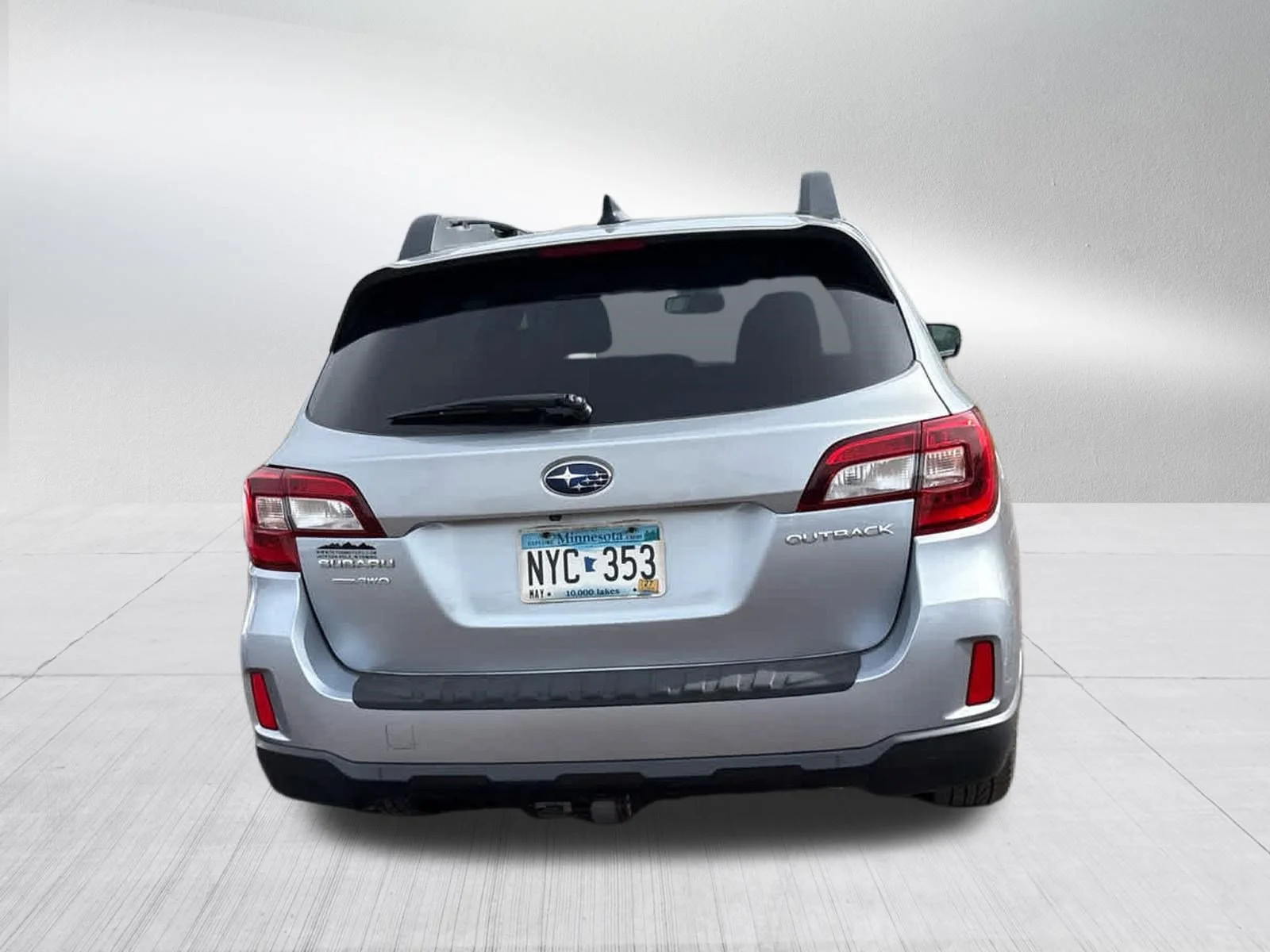 Used 2016 Ice Silver Metallic Subaru 2.5i Premium image 10