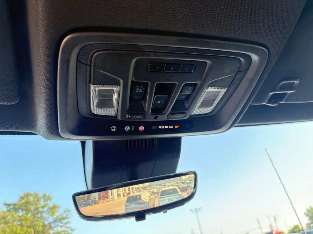 Used 2024 White Chevrolet ZR2 image 23