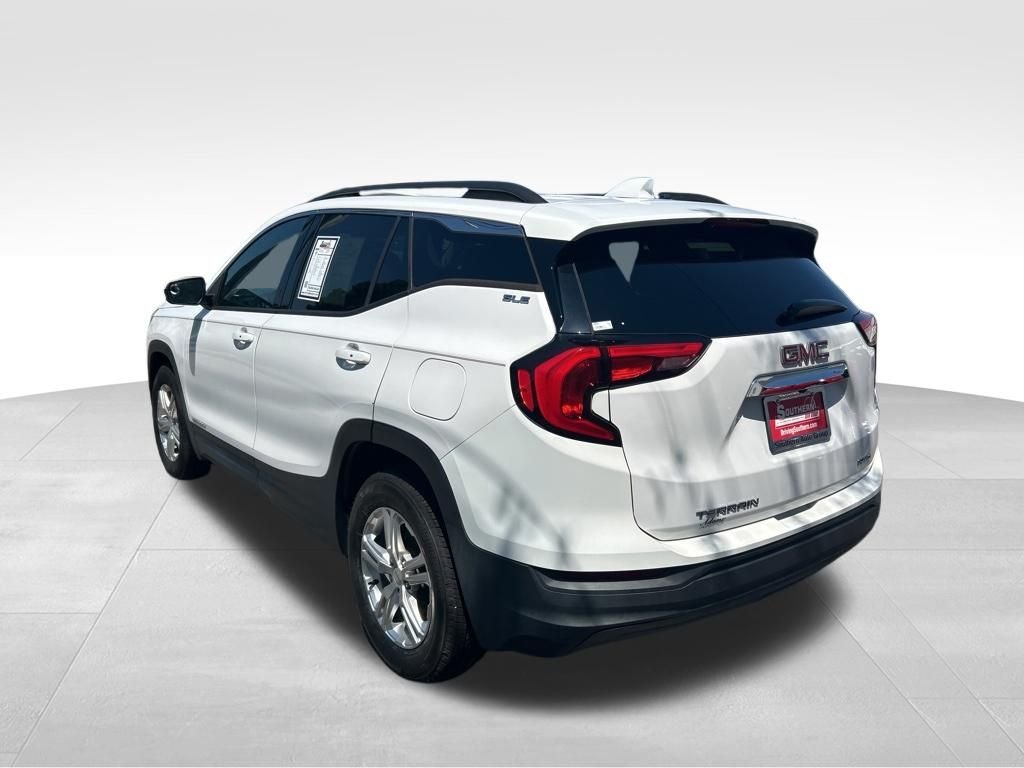 Used 2018 White GMC SLE image 4