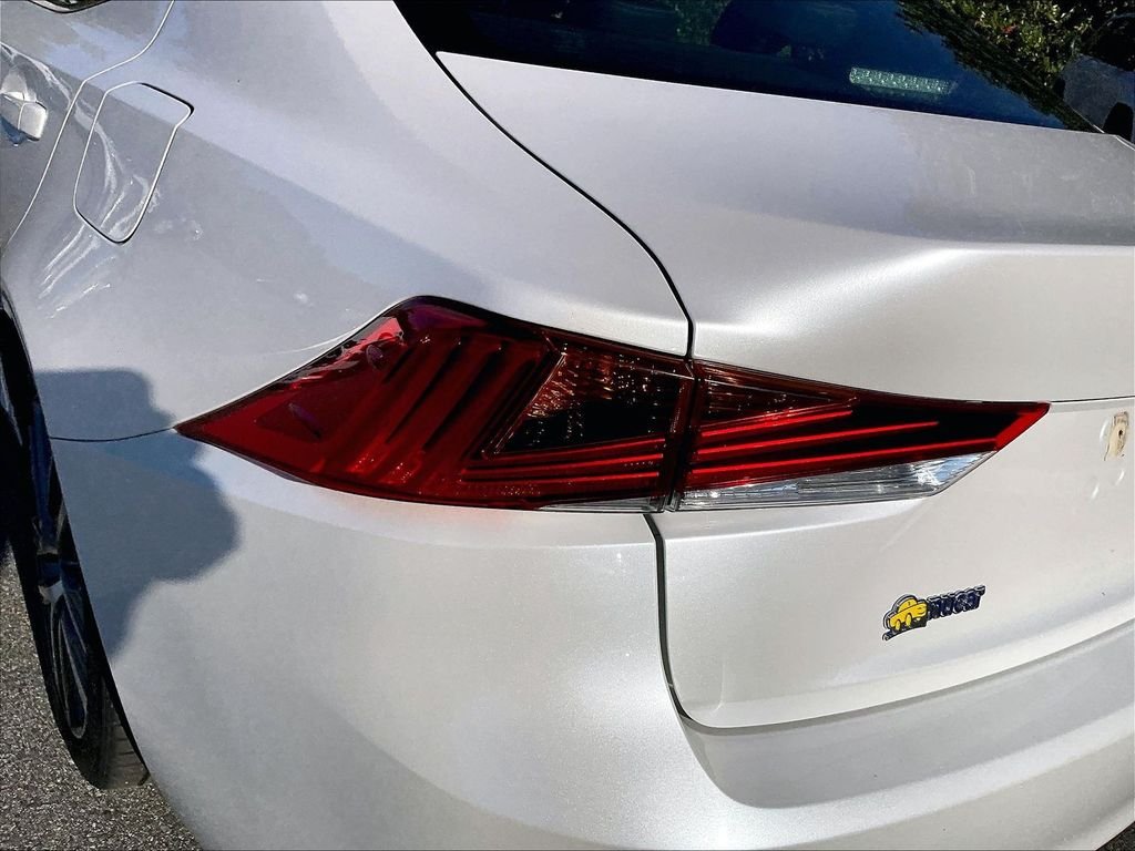 Used 2019 Eminent White Pearl Lexus 300 image 31