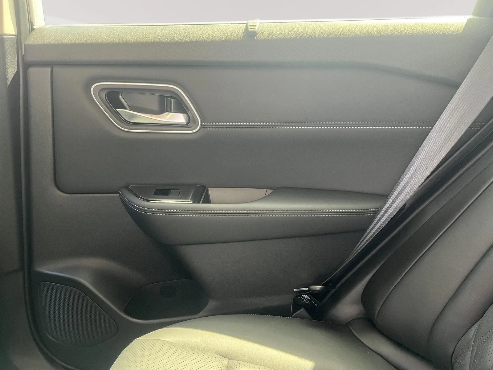 New 2026 Everest White Pearl TriCoat Nissan Platinum image 19