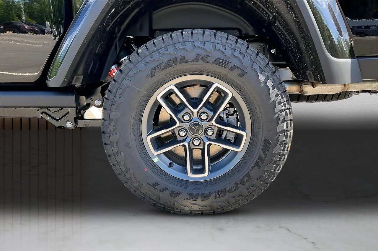 New 2026 Black Clear-Coat Exterior Paint Jeep Mojave image 28
