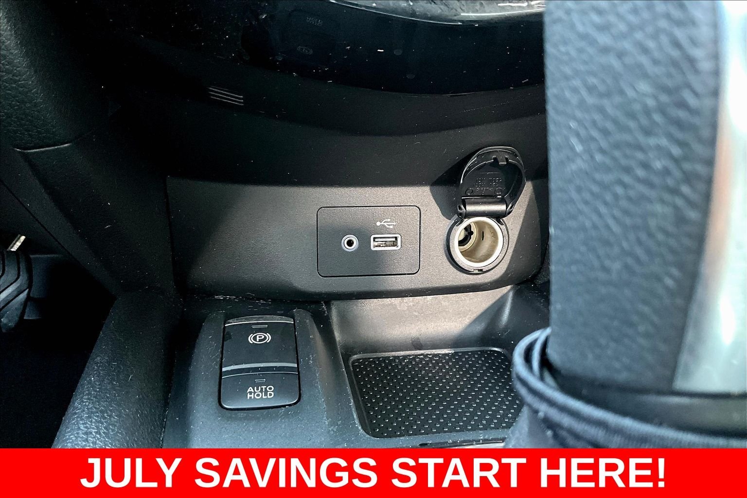 Used 2022 Silver Nissan SL image 21