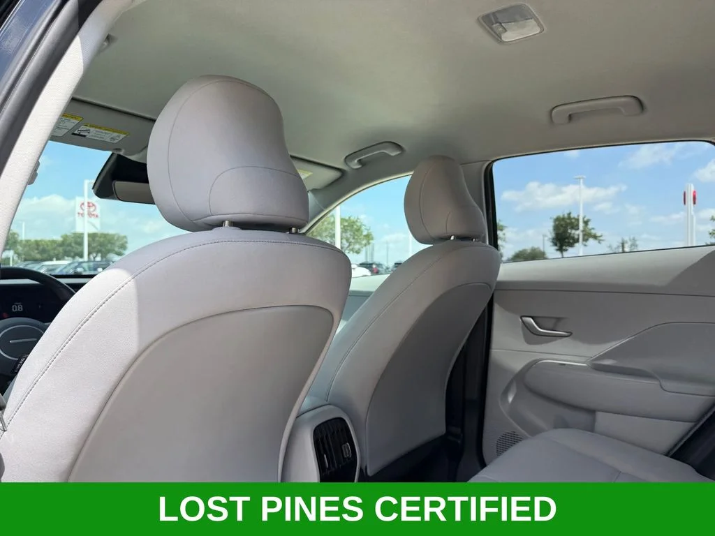 Used 2025 Black Hyundai SEL image 20