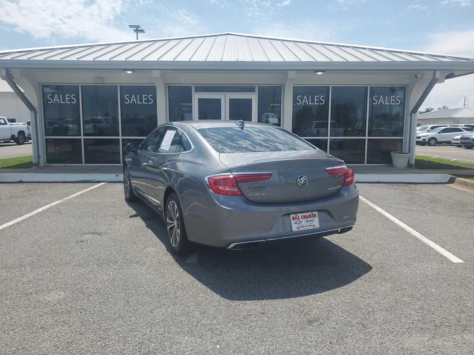 Used 2018 SATIN STEEL METALLIC Buick Essence image 3