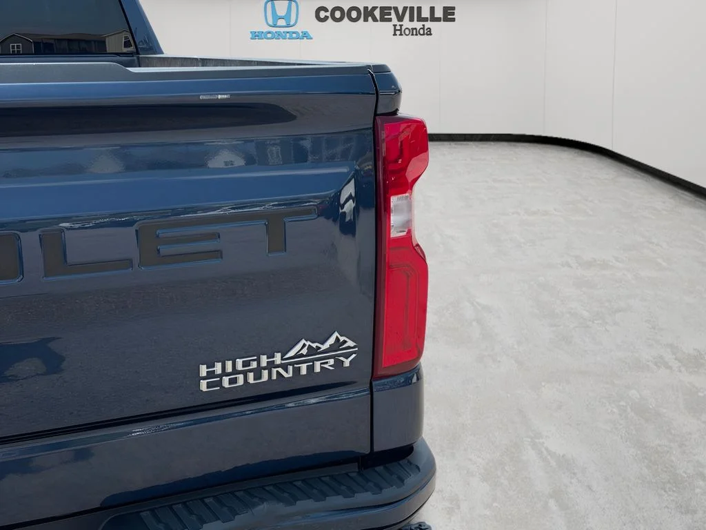 Used 2021 Northsky Blue Metallic Chevrolet High Country image 4